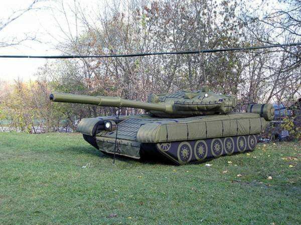 隆尧陆地军事假目标坦克